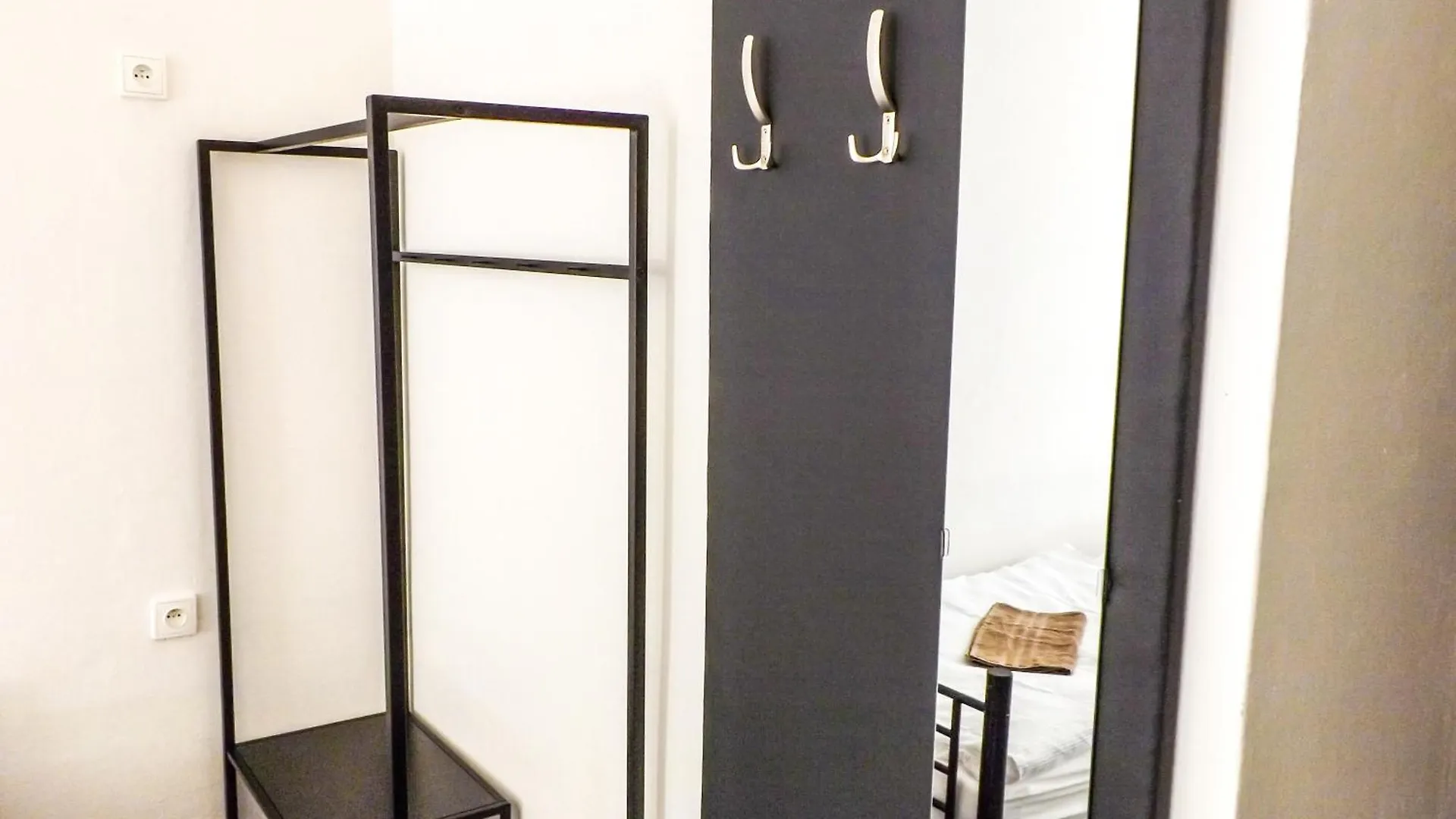 Cool Room On Letna D1 Prag Rum i privatbostad