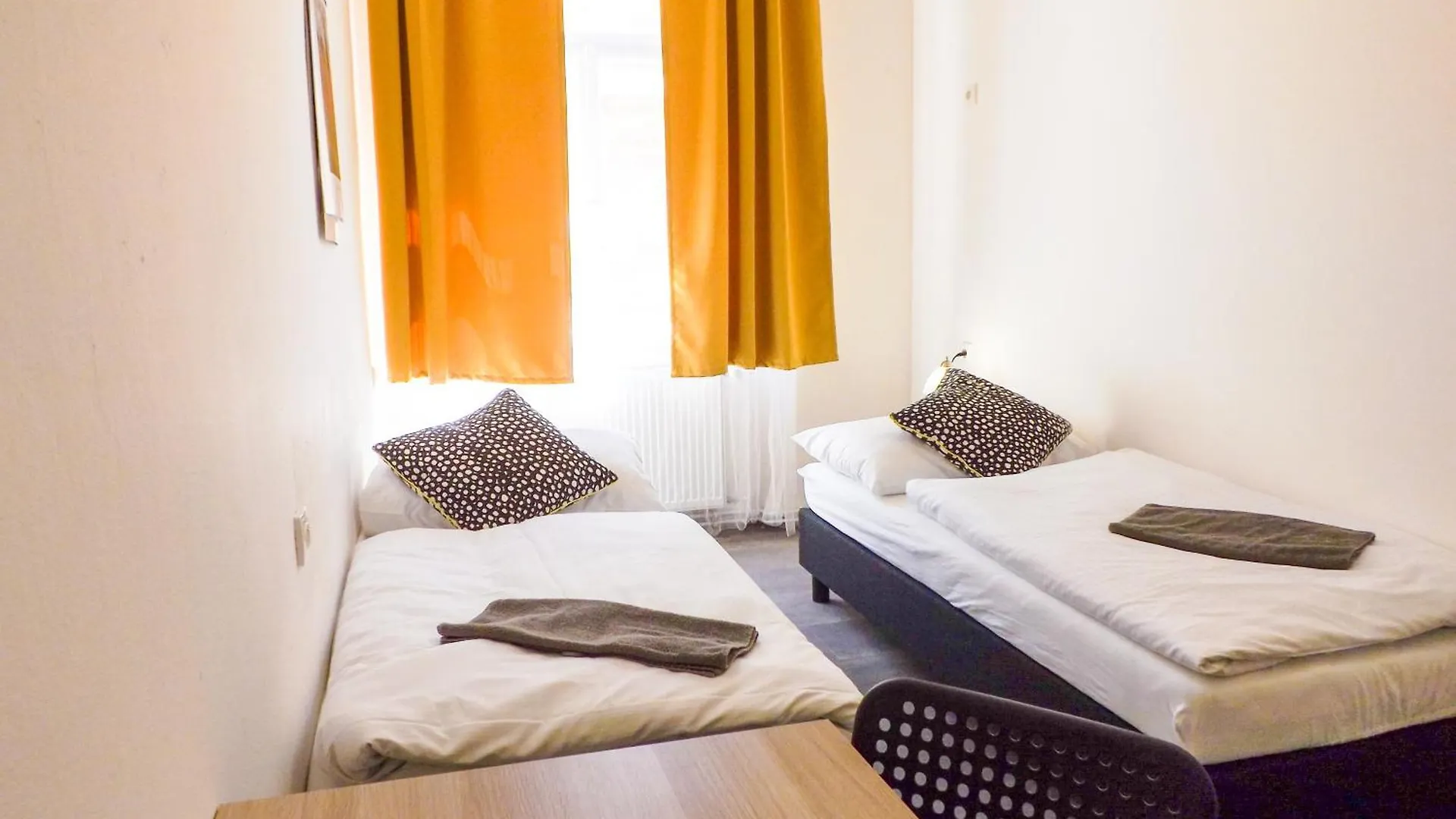 Cool Room On Letna D1 Prag