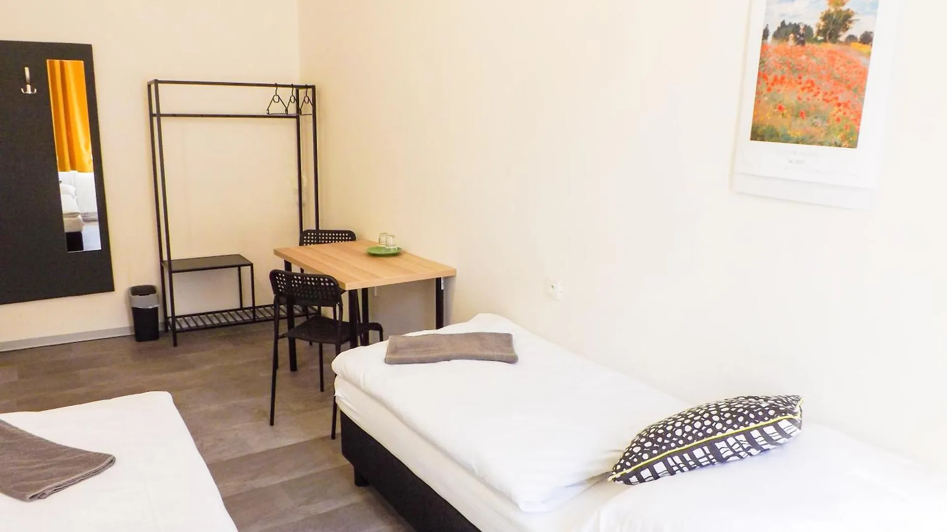 Cool Room On Letna D1 Prag 0*,